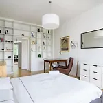 Charming Apartment With Great Location By Urban Rent